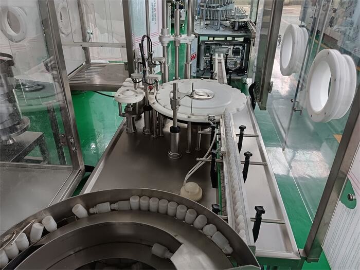 10-500ml Bottle Pharma vial liquid filling machine High Capacity with PLC system