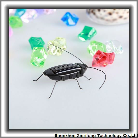 Solar Robotic Bug Toys Cockroach Solar Plastic Cockroach Toy