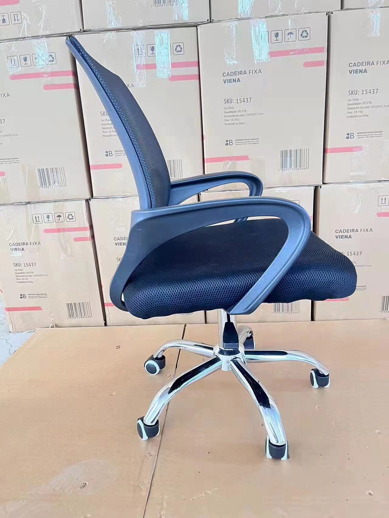 Adjustable Mid-Back Mesh Office Chair for Executive Comfort and Customization