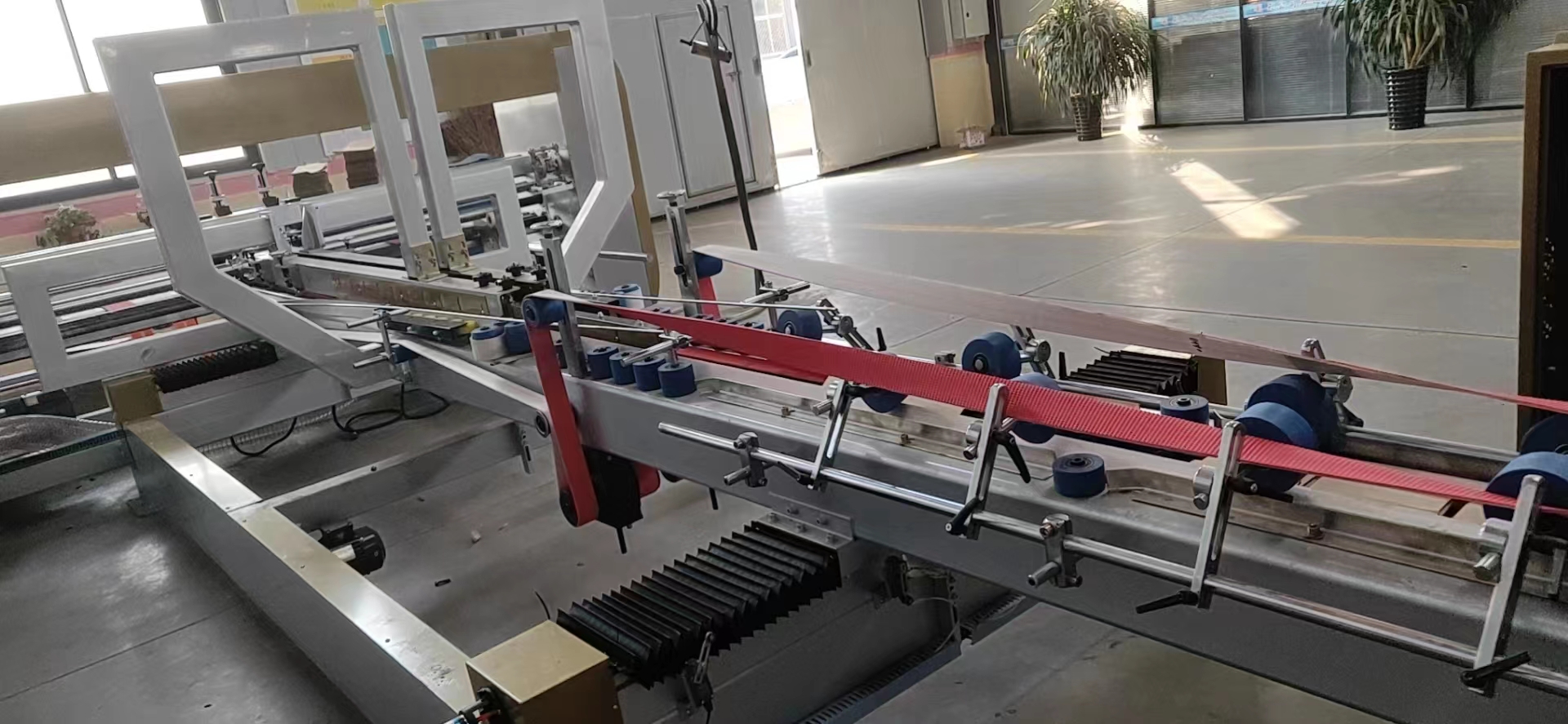 380V High Configuration Automatic Folding Gluing Machine for Corrugated Carton Boxes