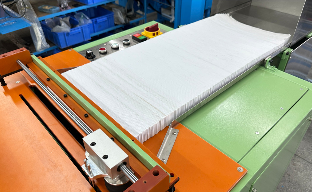 HF-L1044 Vertical Horizontal Festooning Fold Packing Machine for Food Beverage Factory Wraps Bags Pouches Foil Plastic Films