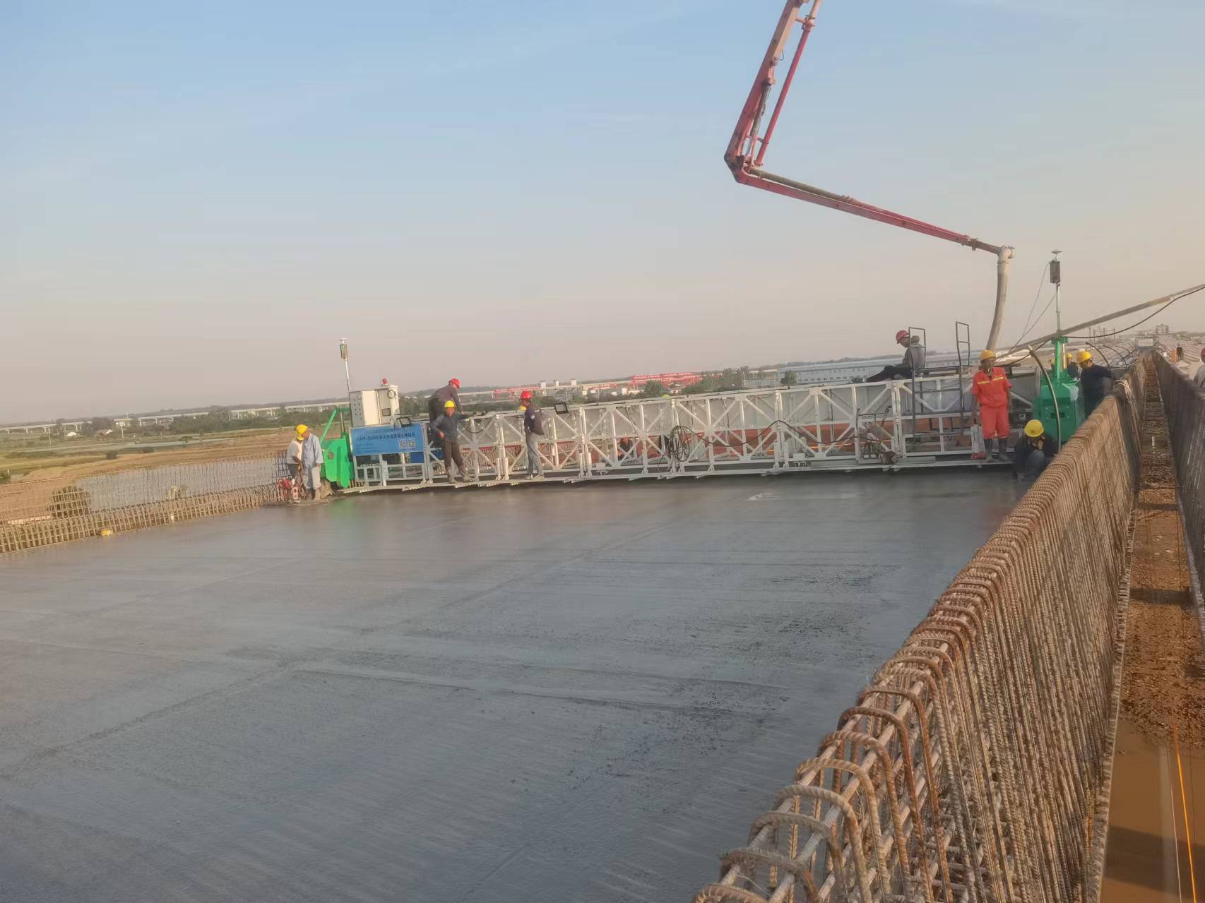 SMP-1200 Concrete Spreader Slipform Paver for Bridge Deck Paving