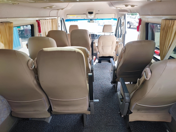 JAC Second Hand Mini Bus 14 Seats Used Passenger Van With Air Condition