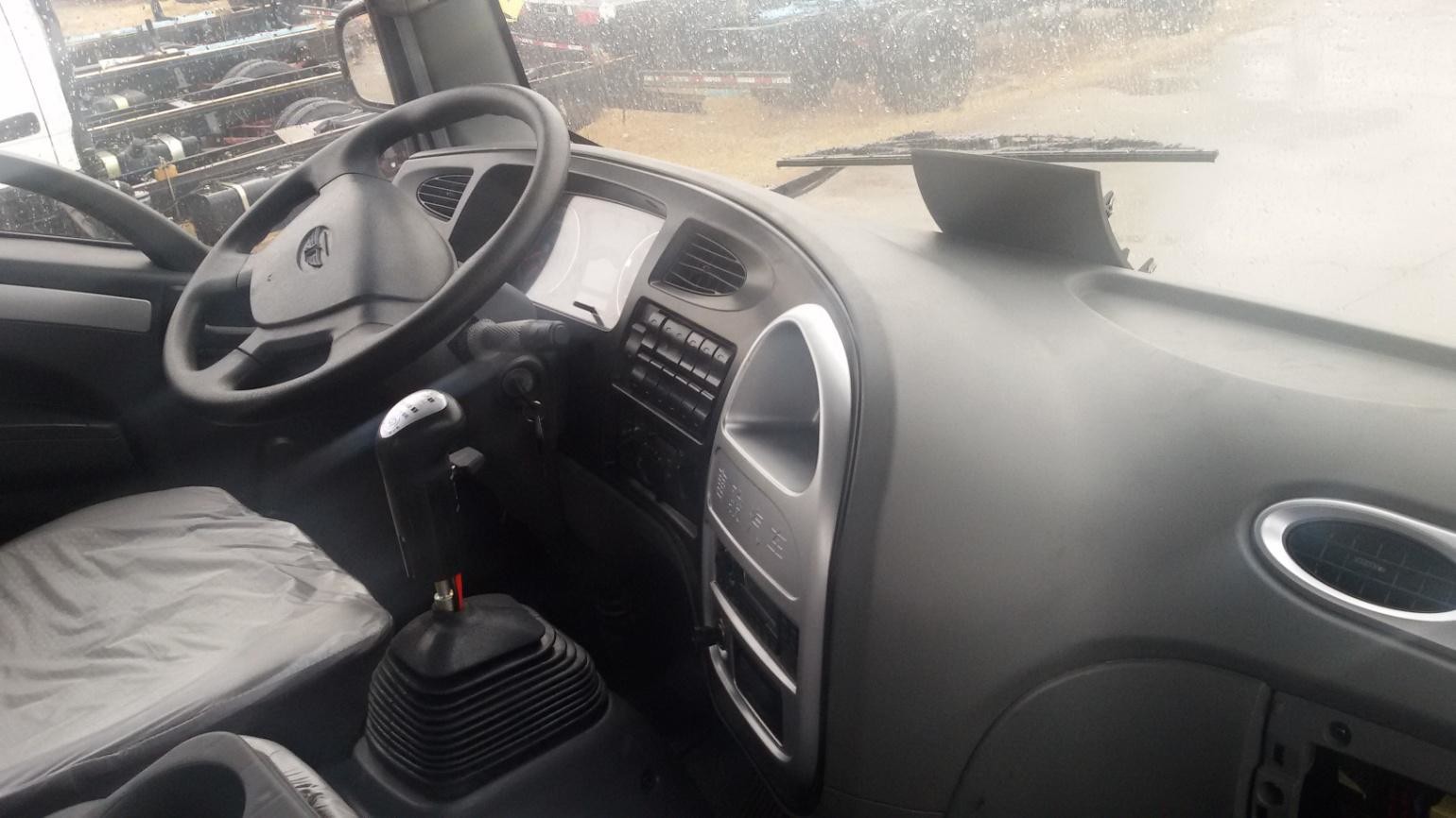 Best quality cheap china brand 1L 61hp 4*2 light mini truck for sale