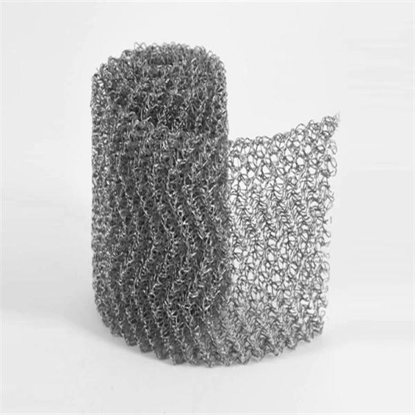 Corrosion Resistance Fabricated Wire Knitted Mesh Smooth Surface For Superior Performance