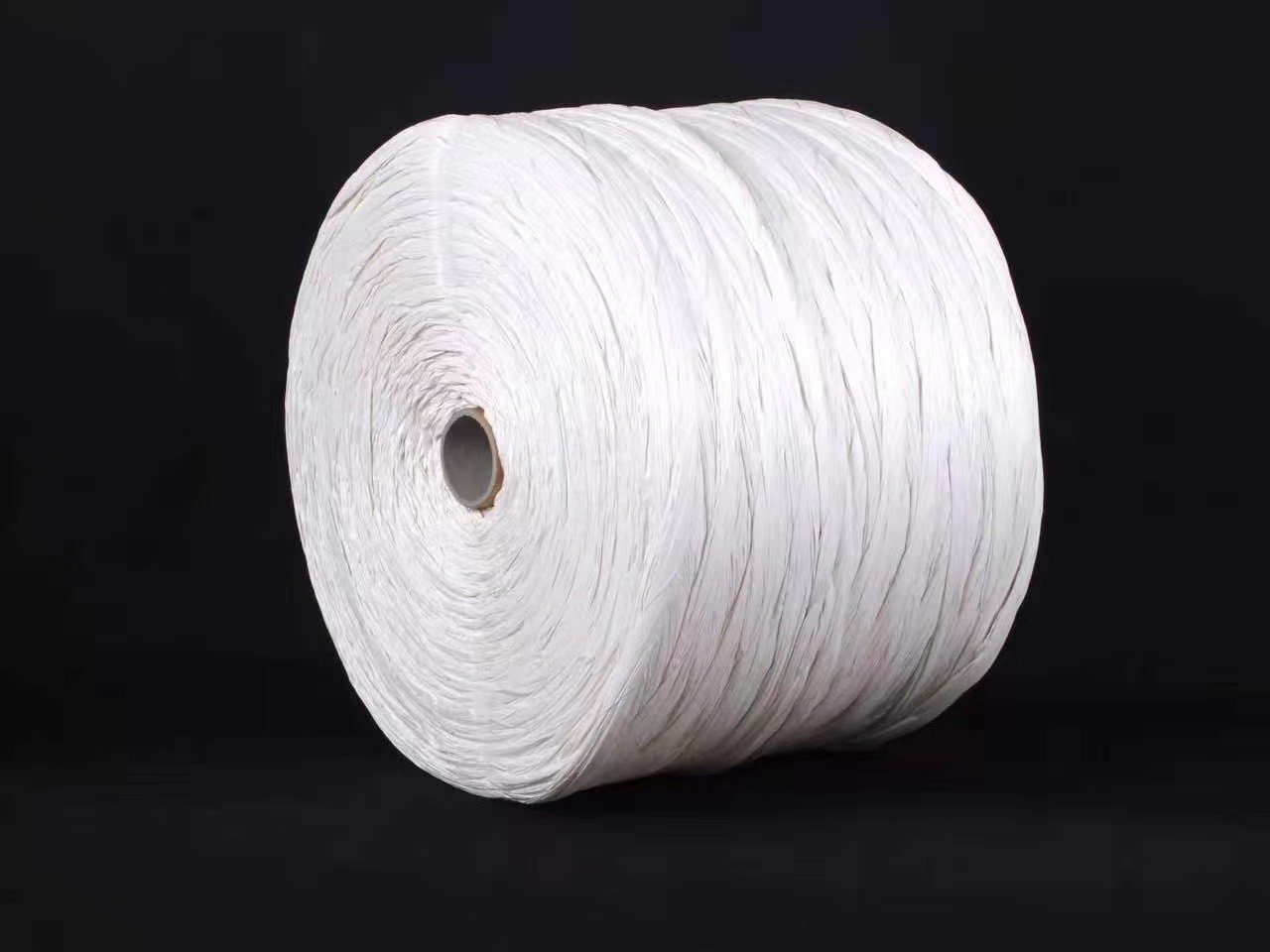 White Split Twisted Polypropylene Cable Filler Yarn 200KD-500KD
