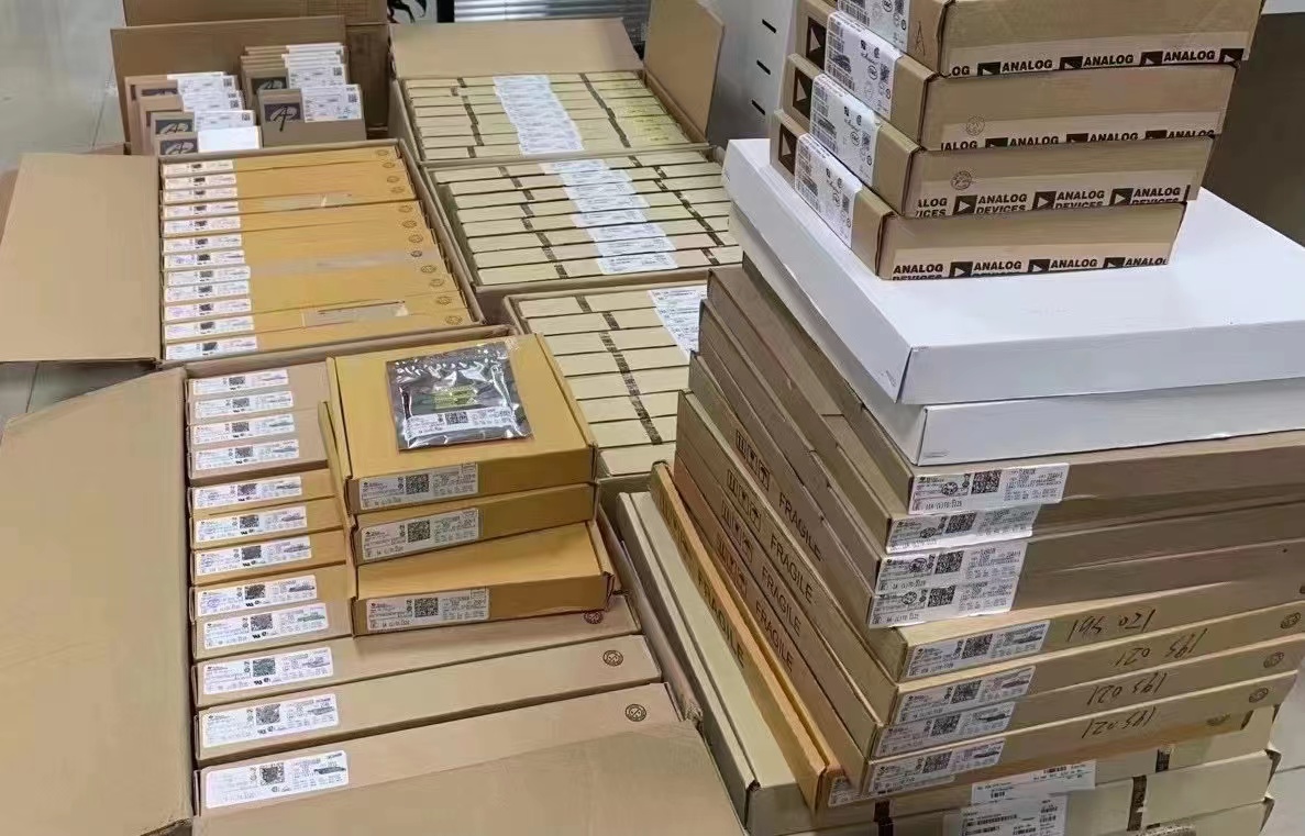 Electronic Components IC Chips Integrated Circuits IC SN65HVD1780DR