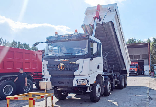 Shacman Dump Truck X3000 8X4 6X4 With Load-Bearing Capacity