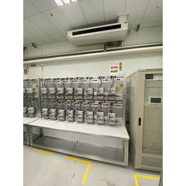 IEC-Compliant Smart Meter Test Bench for Energy Meter Calibration