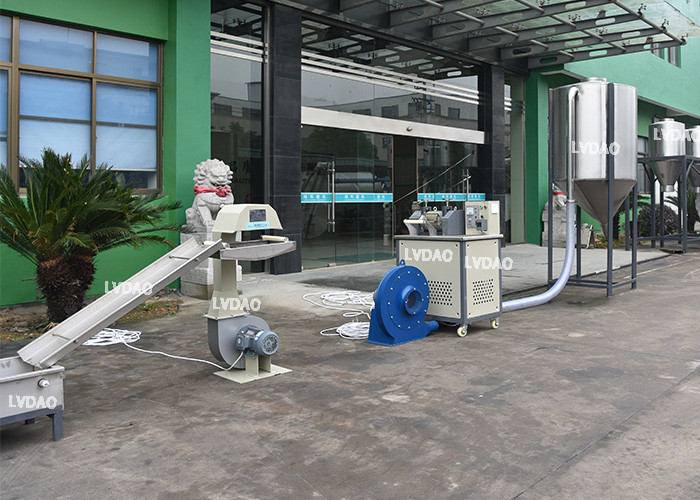 Side Feeder Plastic Waste Recycling Machine High Efficiency With 1 Years Warranty