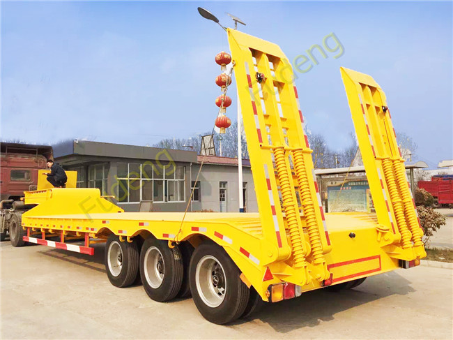Tri Axles 60T Low Bed Semi Trailer For Excavator / Large Equipments Transport
