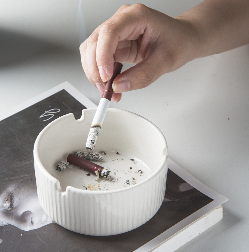 2024 Father'S Day Gift Round Ceramic Ashtray With Lid Luxury Vintage Porcelain Design