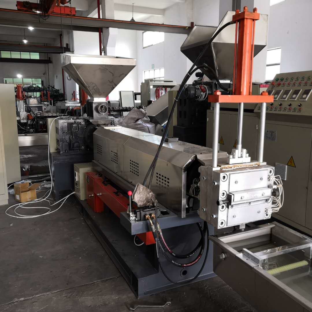 Single Stage Plastic Bottle Granulator Machine 70r/Min Rotate Speed With 30kw Motor