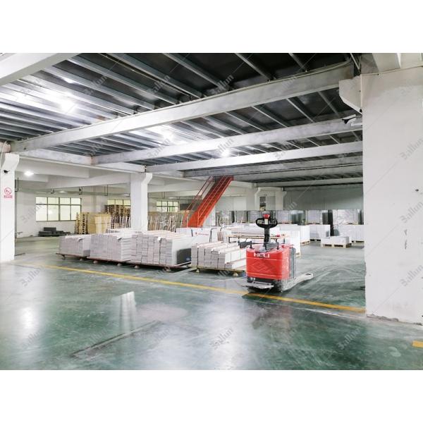 Indoor Waterproof Self Adhesive PVC Vinyl Plank Flooring UV Coating for Added Protection