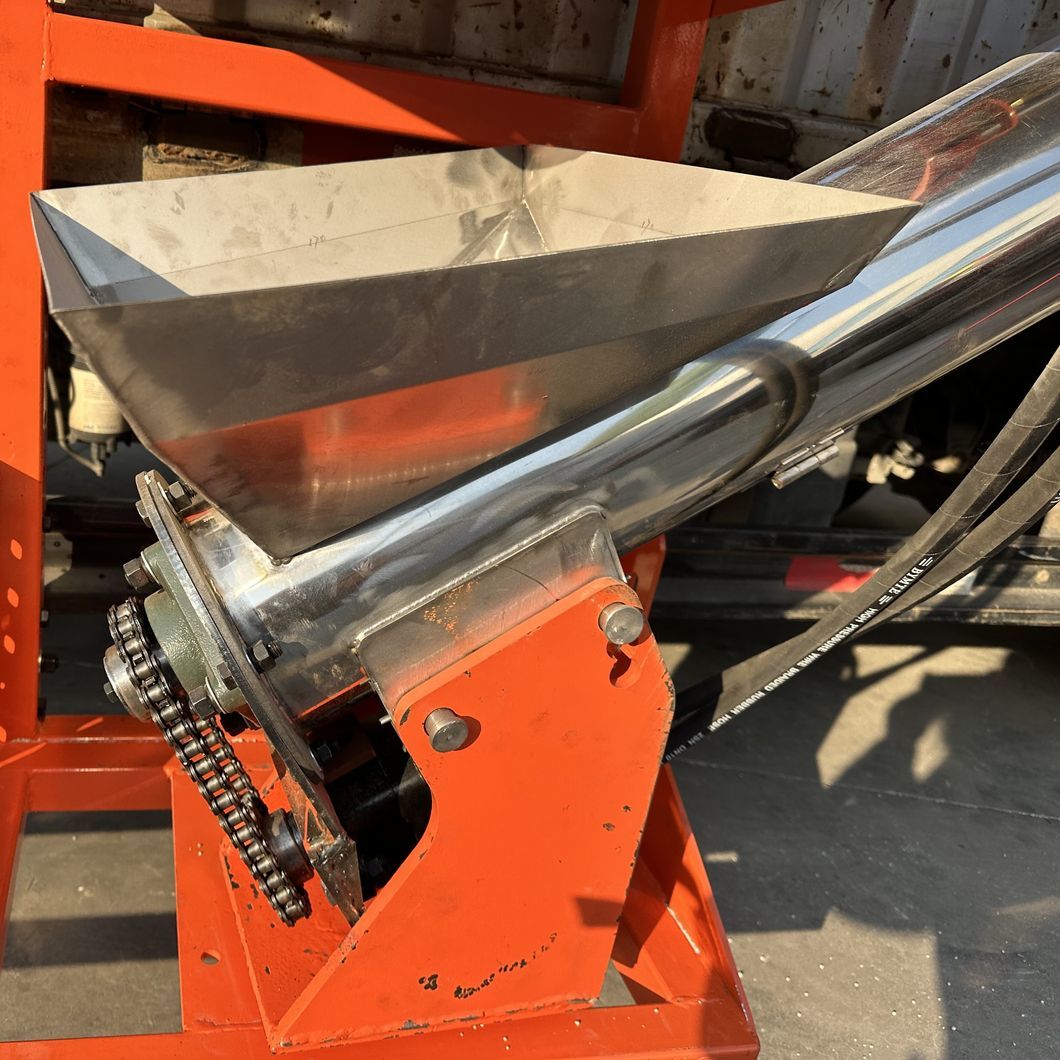 Agricultural Machinery Electric Hydraulic Conveying Fertilizer Feeder From China