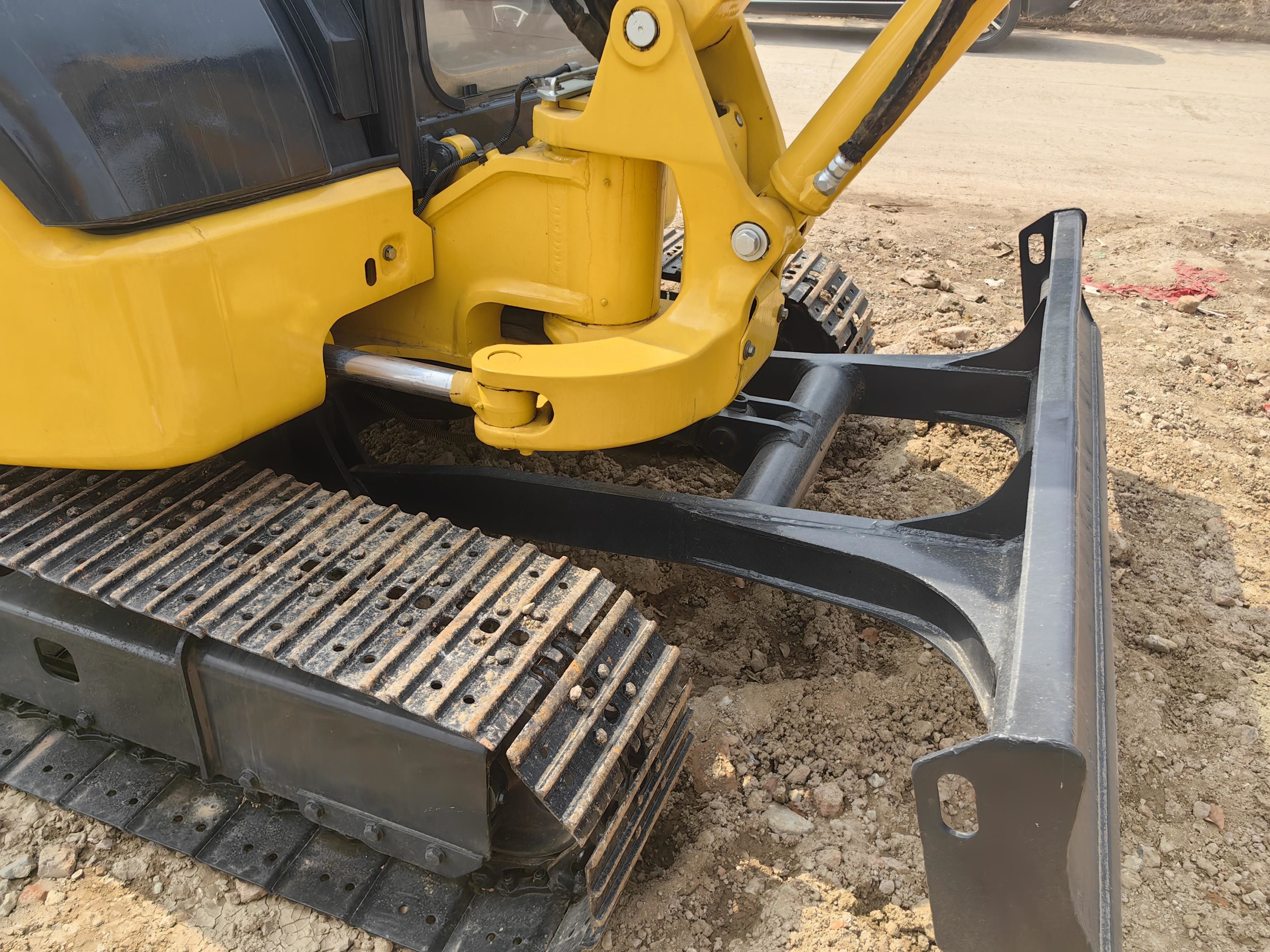 Imported 4Ton Used Komatsu Pc40 Crawler Mini Excavator Original Engine