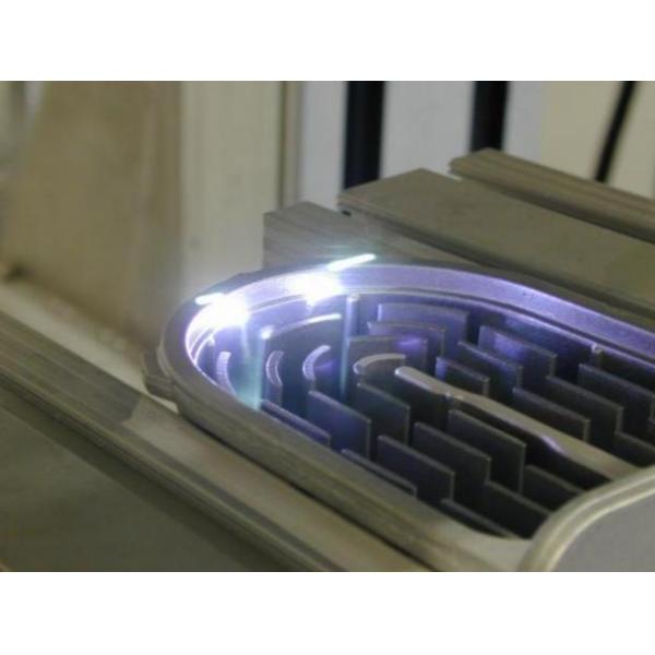 Portable Laser Luggage Rust Cleaning Machine 50W Pulsed