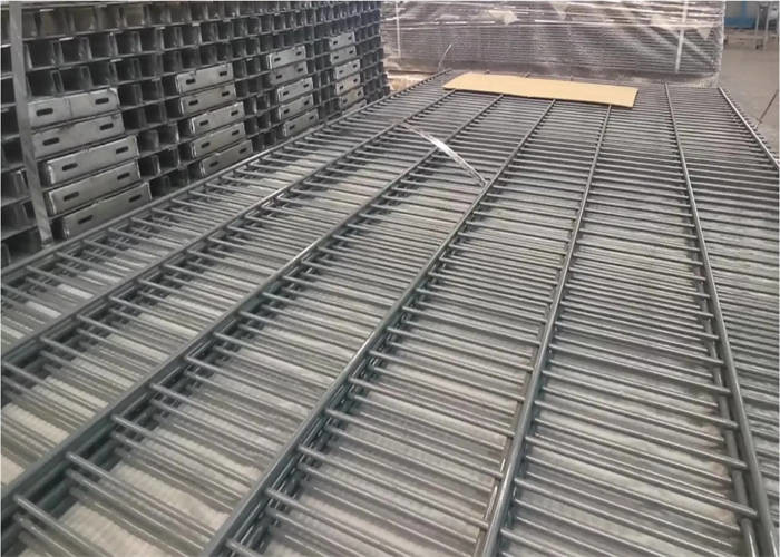 Hot Dip Galvanized Double Wire Mesh Fence , Durable Metal Mesh Fence Sheet