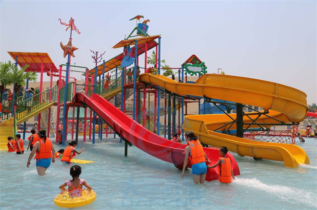 Playground Children Splash Zone Water Slide Anti UV ISO TUV ROHS Certification