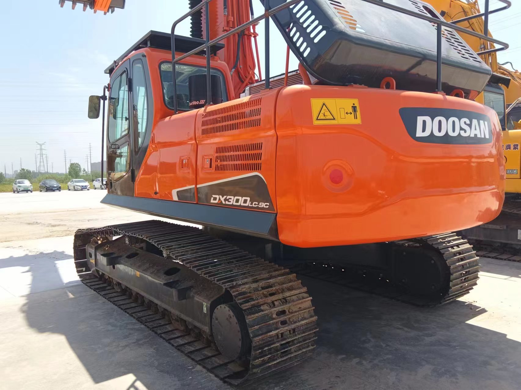DOOSAN DX300 High Performance Hydraulic Excavator Used Construction Machine With Good Engine Low Price for Sale