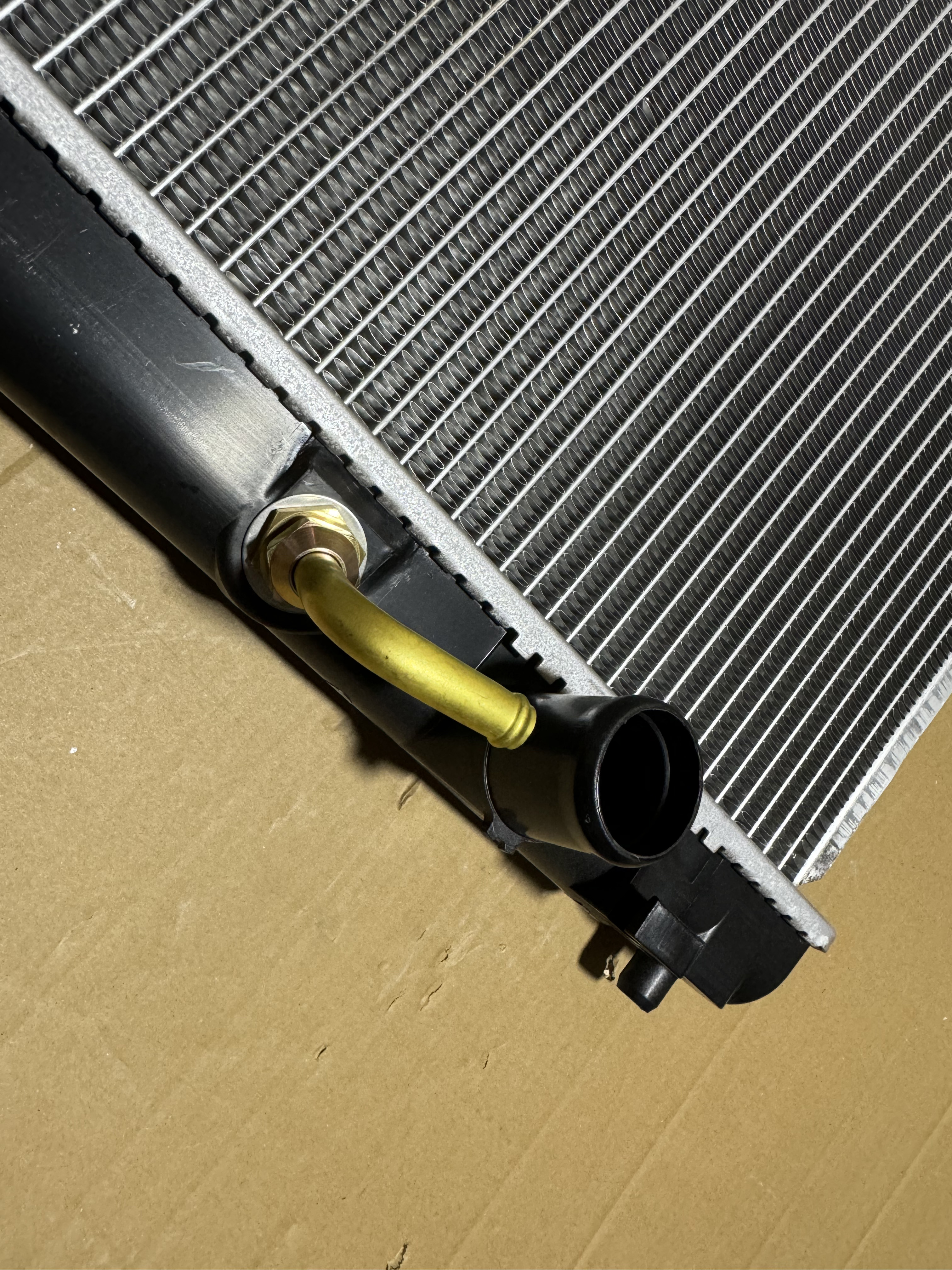 1640028280 Engine Coolant Cooler Radiator for 2000-2001 TOYOTA Camry 2.4 ACV30