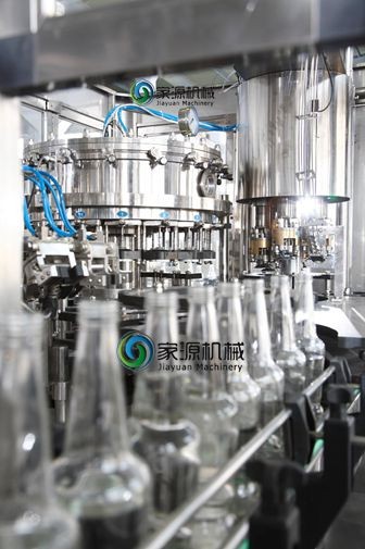 Stainless steel slivery white carbonated drinks machine 2000kg weight power 5.03
