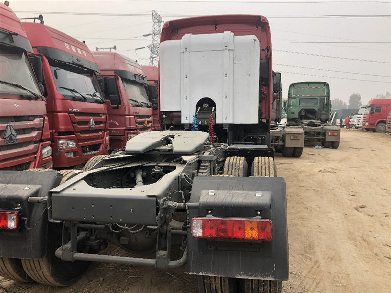 Sinotruk HOWO 6X4 420HP Used CNG Engine Tractor Truck 40 Tons Prime Mover