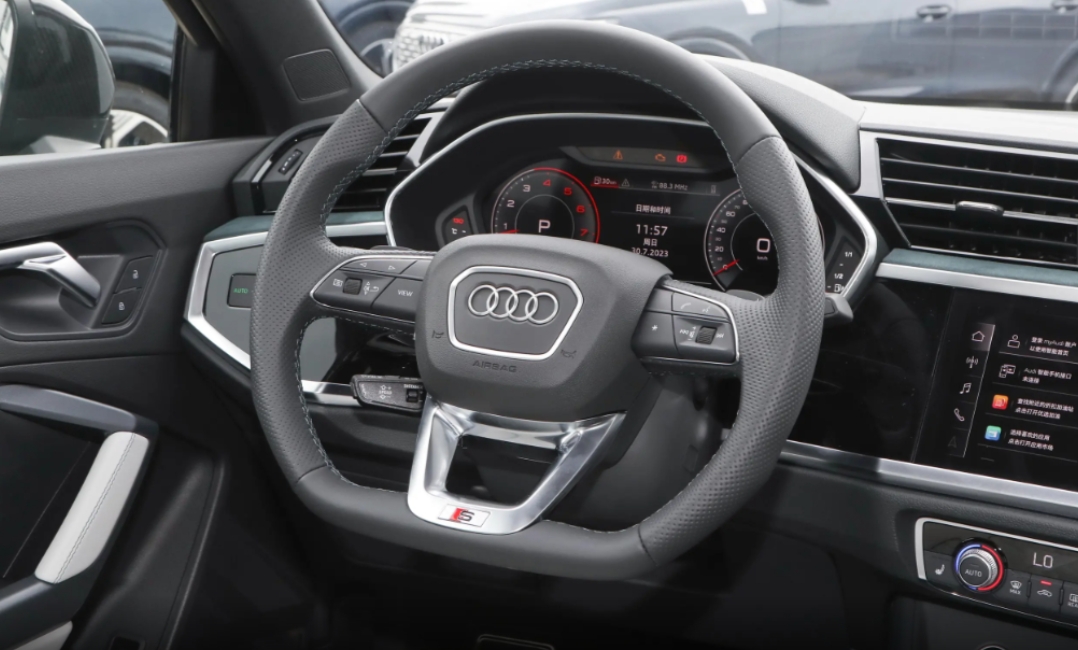 2024 Latest Launch Au-di FAW Volk-swagen Q3 Sportback Fashion Compact SUV with Electric Driver's Seat Adjustment and AWD