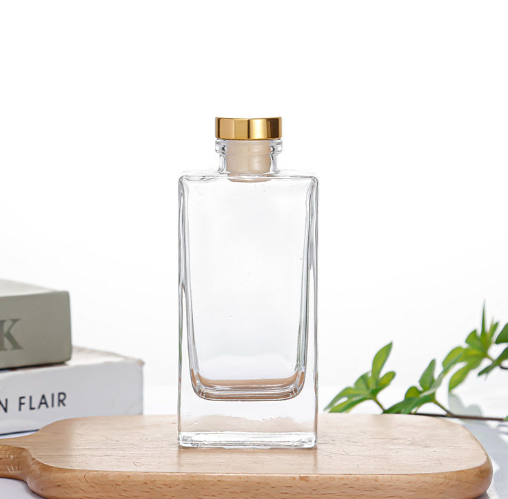 Industrial Beverage 50ml Flat Square Glass Diffuser Bottle with Rattan Dried Flower