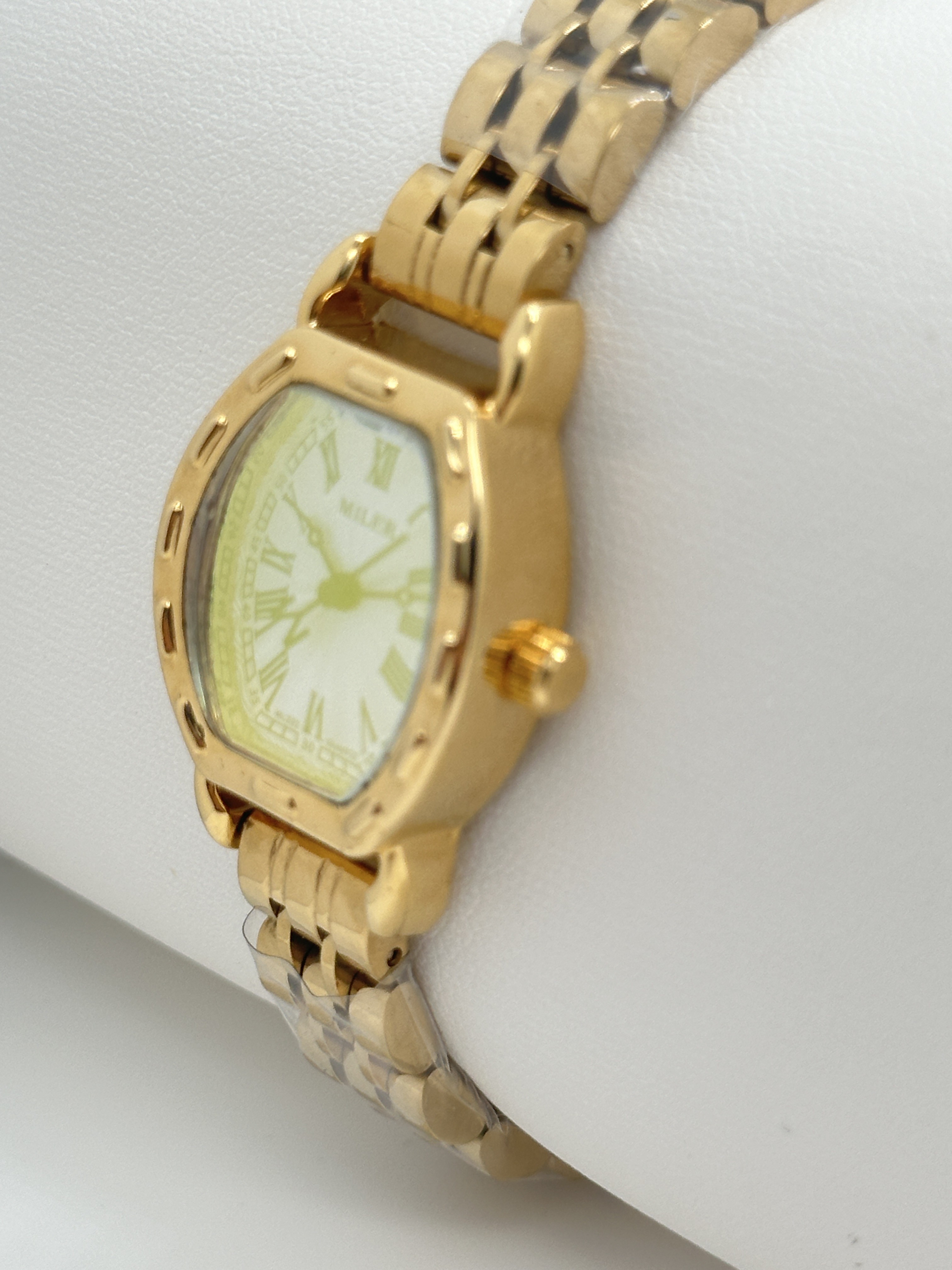 Analog Dial Quartz Sophisticated Watches For Men 30 Meter Water Resistance