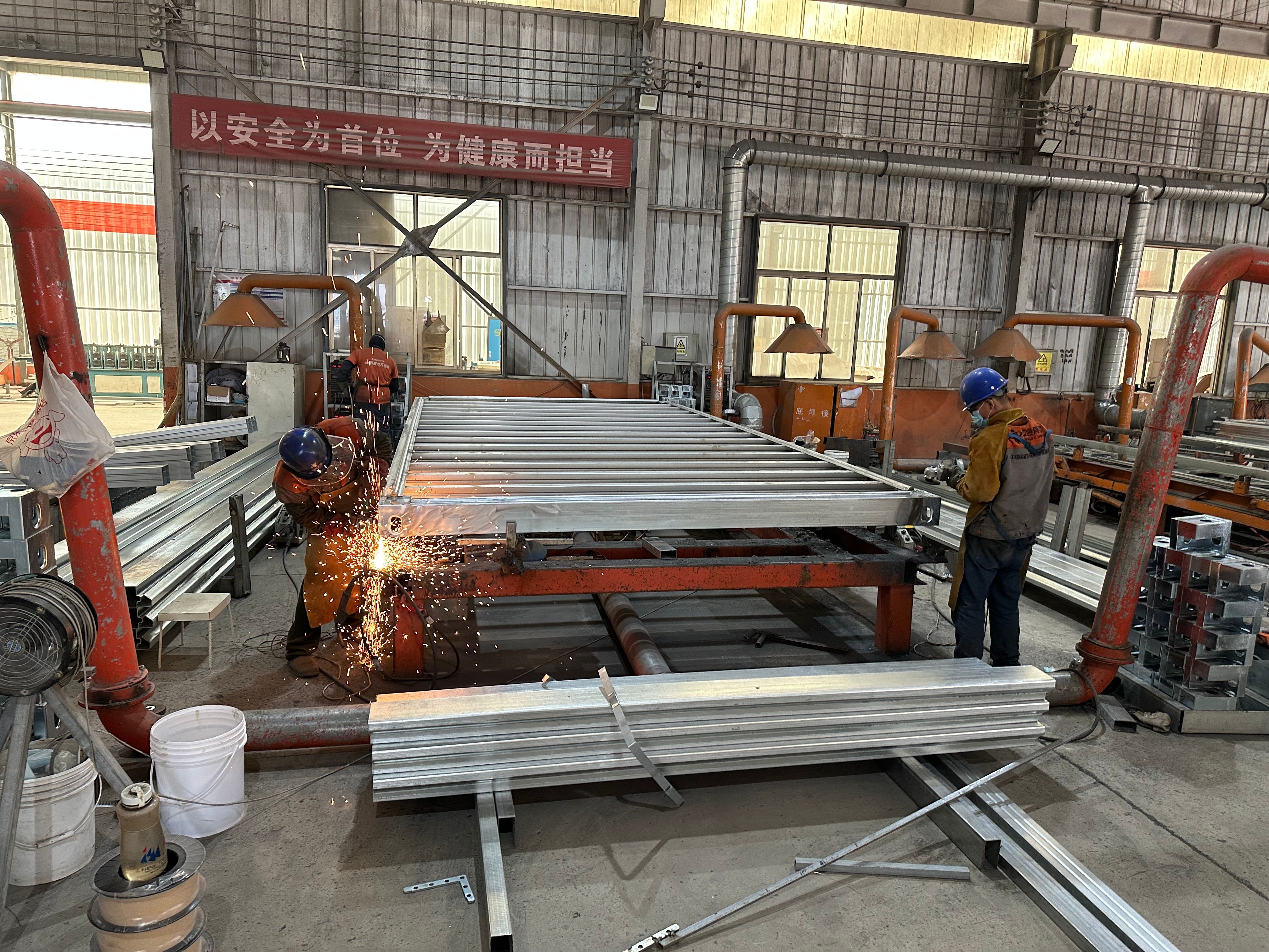 Portable Mobile Home Prefabricated Office Container Houses Flat Pack Container House with Bathroom Fast Install Advantage