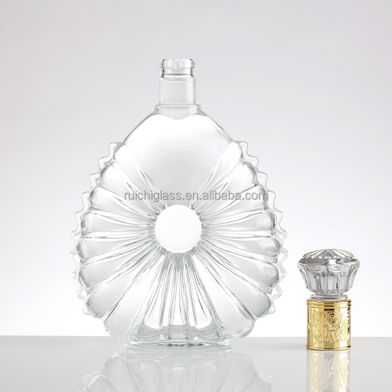 Empty Clear Brandy Glass Bottle 500ml 750ml with Aluminum Plastic PP Collar Material