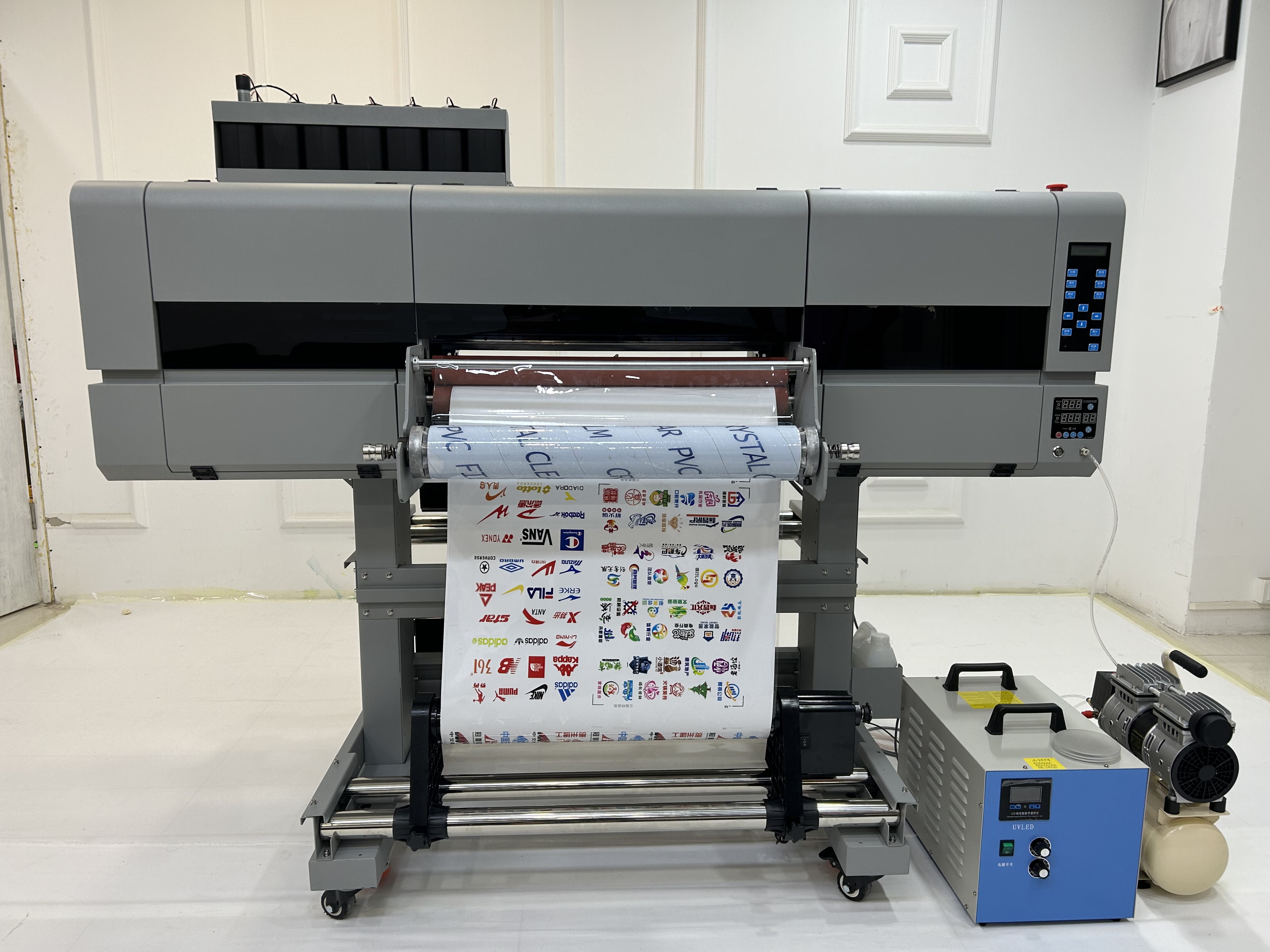 Roll to Roll UV DTF Printer With EPS 3 i3200 Printheads and Laminator for Printing