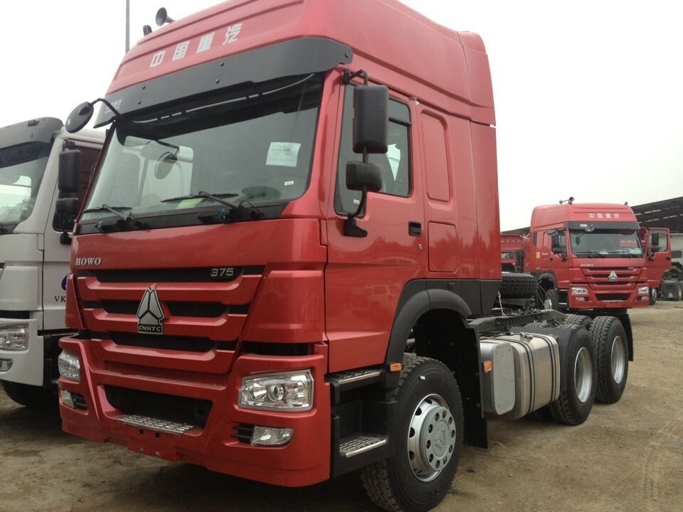 Howo7 6X4 Tractor Trailer Truck LHD 10 Wheels HW 79 High Roof Cab Two Berths 102 km / h