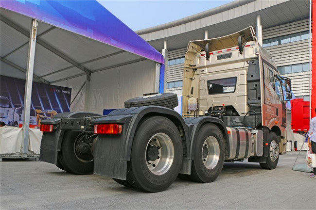 6*4 FAW Honor J6P 335HP-375HP Tractor Trailer Truck Manual Transmission Type