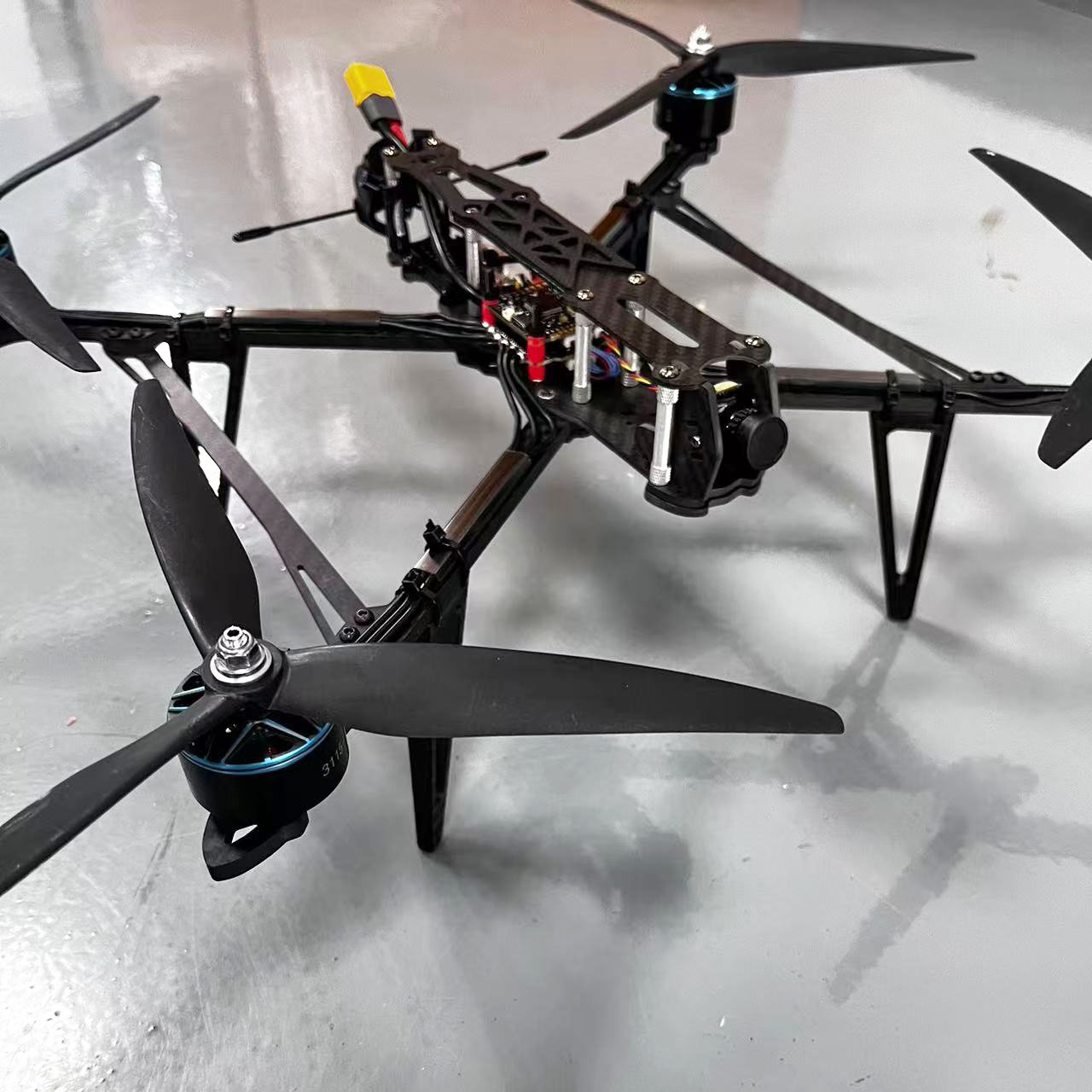 Flyingto XL10 V6 6S FPV Racing Drone 10-13 Inch Payload Capacity 5kg 4kg 3115 900kv Motor GPS Long Ran 10km 20km 2.5w 3w VTX