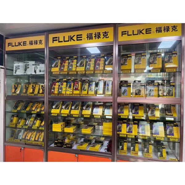 Fluke 115/115C True-RMS Digital Multimeter 600V 10A 6000 Count Backlit LCD CAT III 600V 9V Battery.