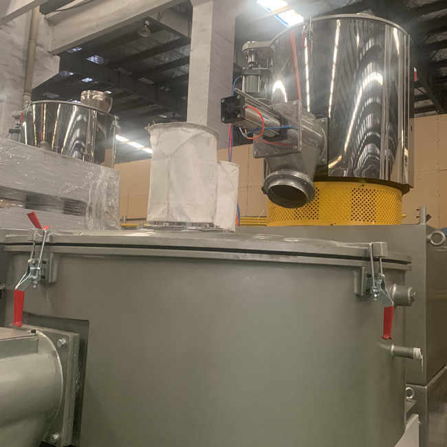 Heating Cooling Vertical PVC Mixer Machine 200kg/h capacity