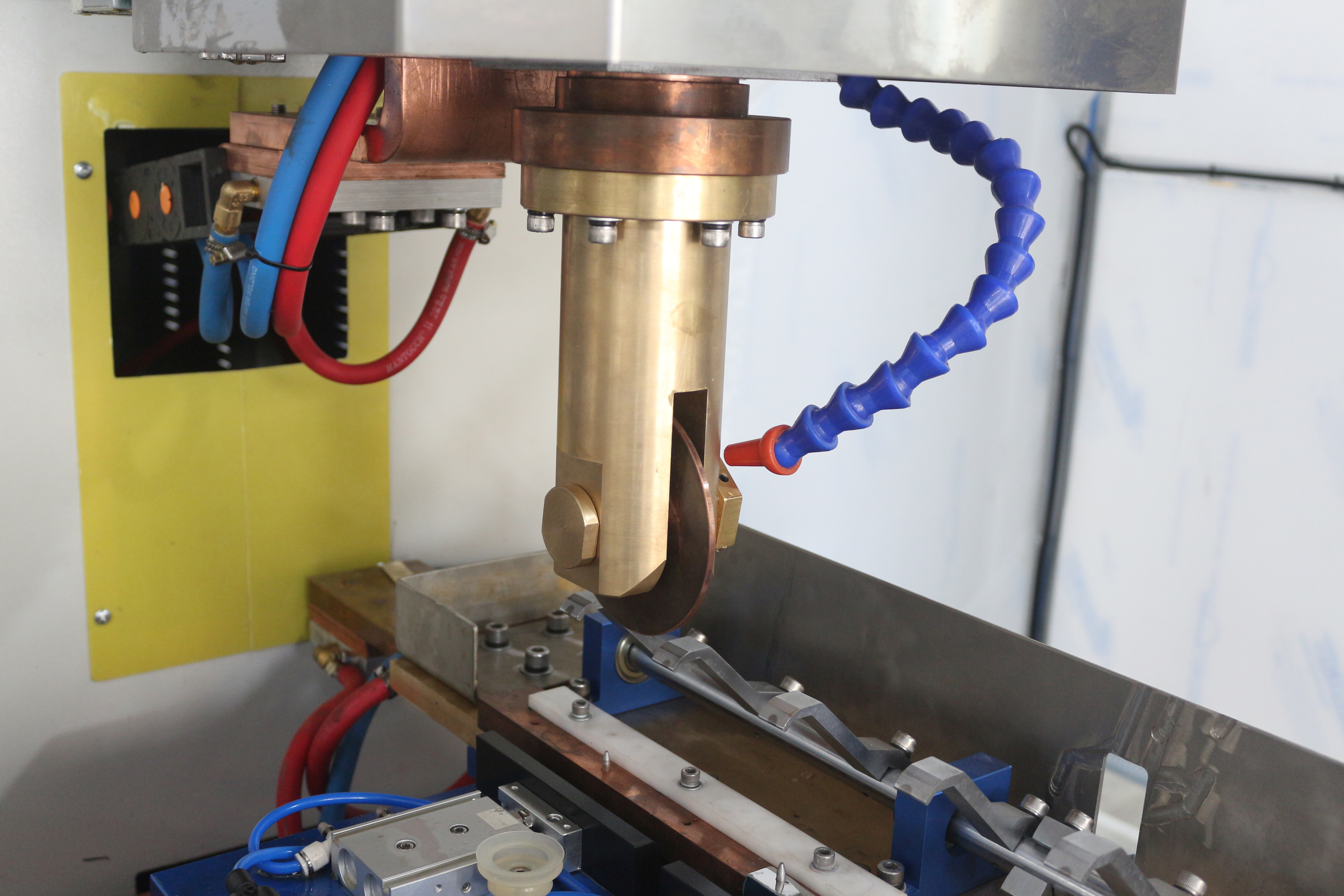 HWASHI Automatic Seam Welding Machine For Stainless Steel Dishwasher Cabinet