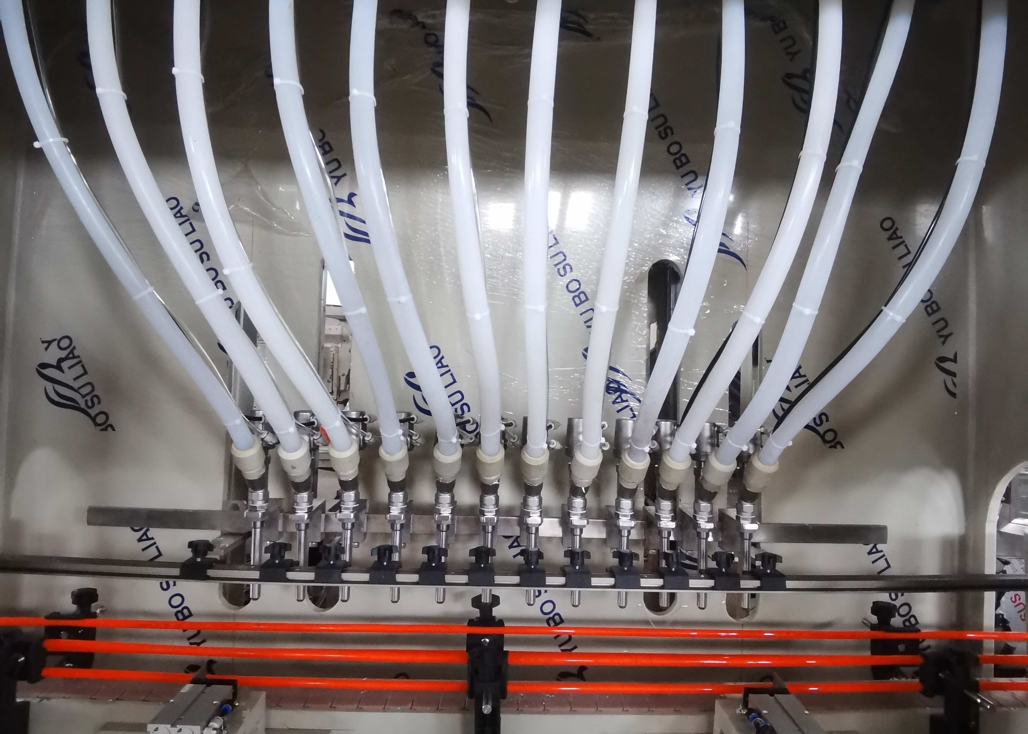 Quality Round Bottle 2000mm Corrosive Liquid Filling Machine 1500ml Water Bottling Machine for sale
