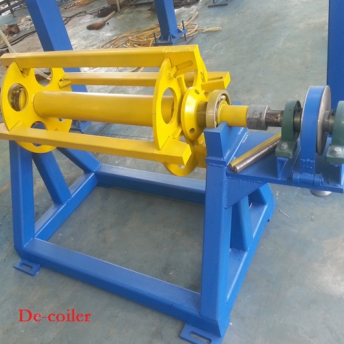 High Speed Sandwich Panel Machine 8 - 12 M / Min Production Capacity 5.5 KW Power