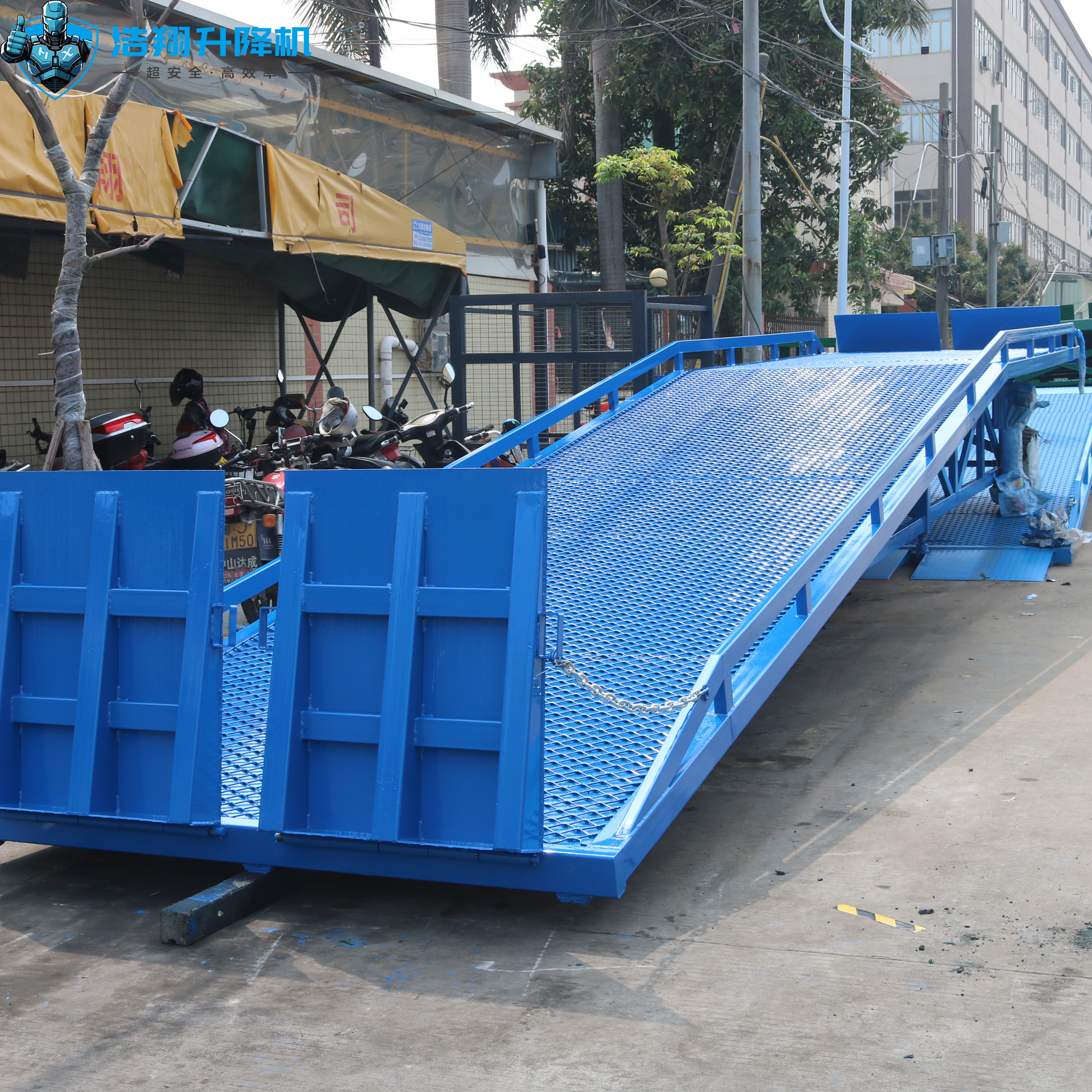Quality Industrial Temporary Mobile Loading Dock Ramp Powdercoated Steel for sale