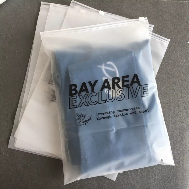 Custom Matte Frosted Zip Seal Ziplock Plastic Bags For Clothing Zipper Bag