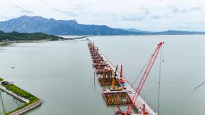 Quality sustainable pedestrian bridge / structural steel bridge for sale