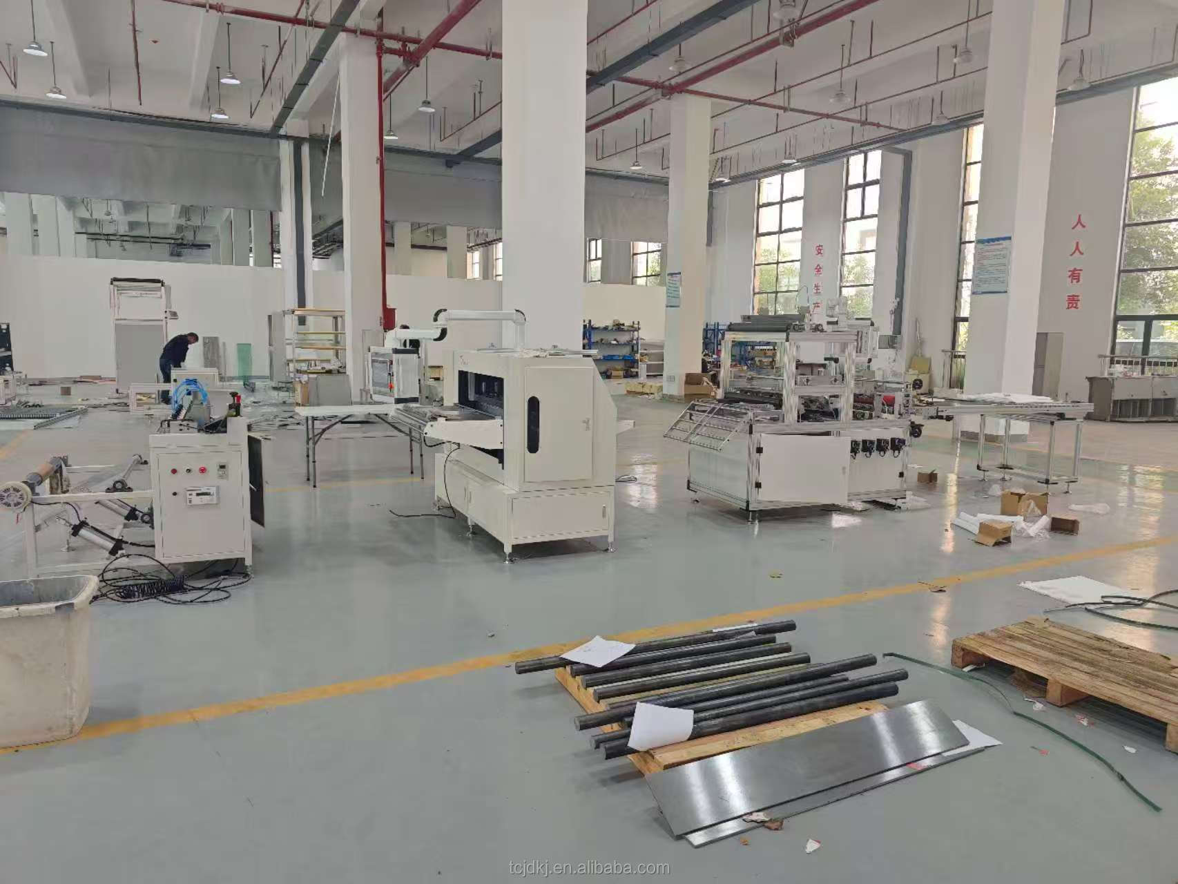 High-temperature filter fiberglass line folding machine