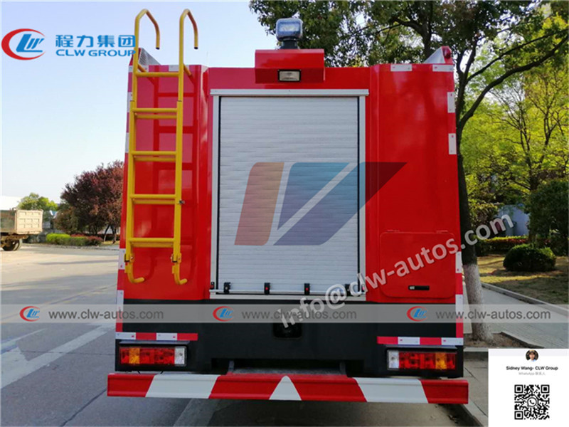 ​​​​​SINOTRUK HOWO 4x4 Offroad Fire Engine Truck With 4000 - 6000L Water Foam Tank
