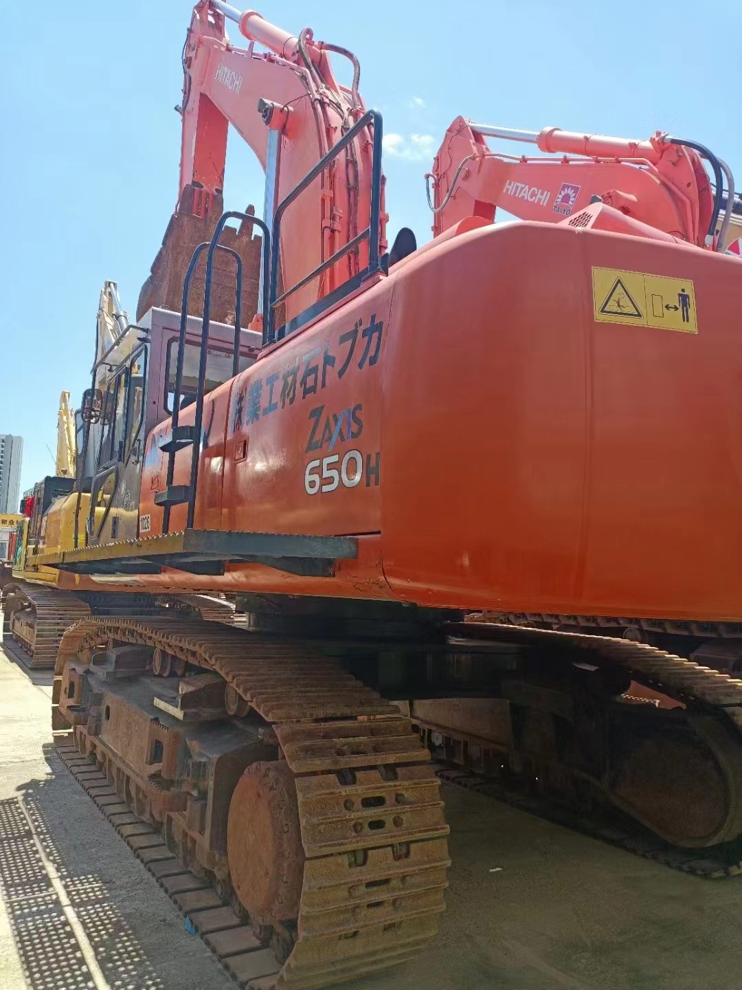 Powerful Excavator for Heavy-Duty Projects Ready to Dig