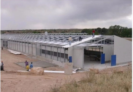 Baking Varnish Light Steel Prefab House For Broiler House Bolt Connection