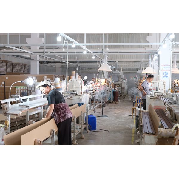 160mm Width Industrial Interior WPC Wall Panel 500kg/m2 Load Capacity 85°C Heat Resistant