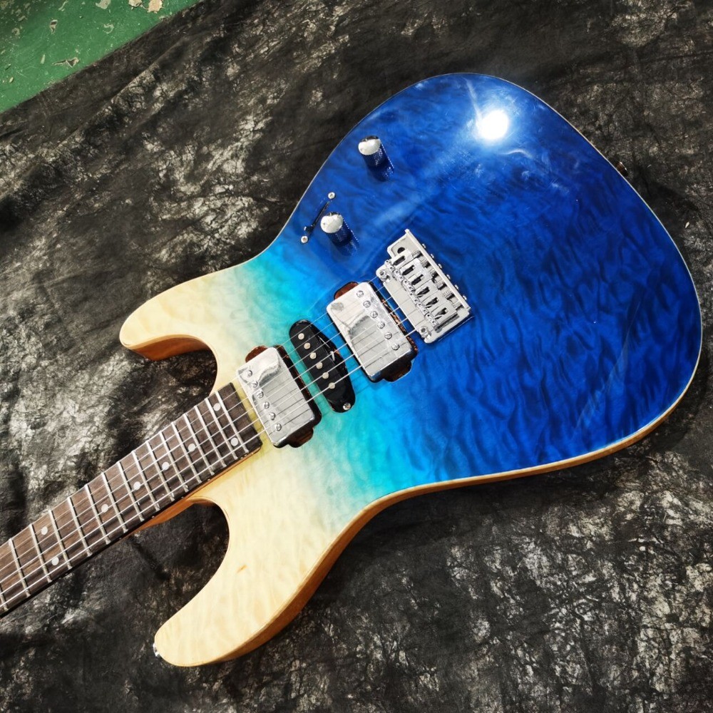2021 New Style Flamed Maple Top Customized Electric Guitar in Blue Color